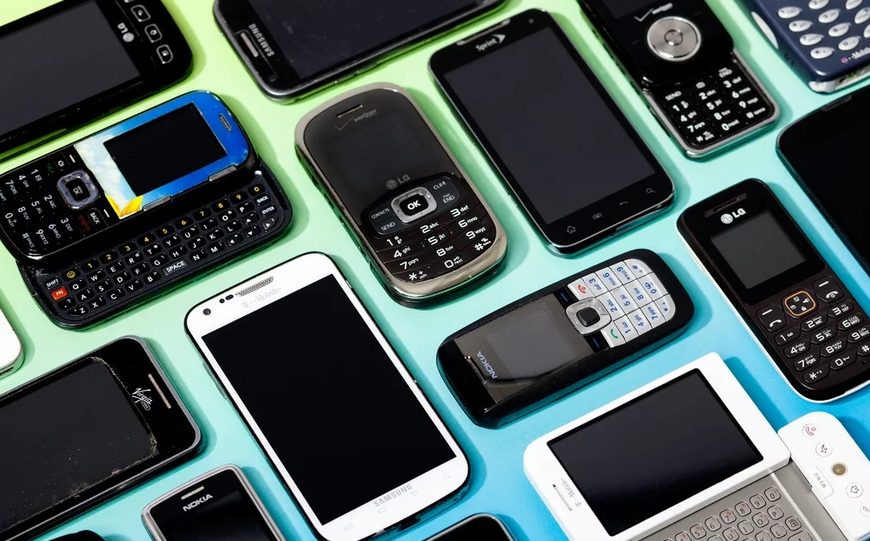Retró mobiltelefon kiállítás